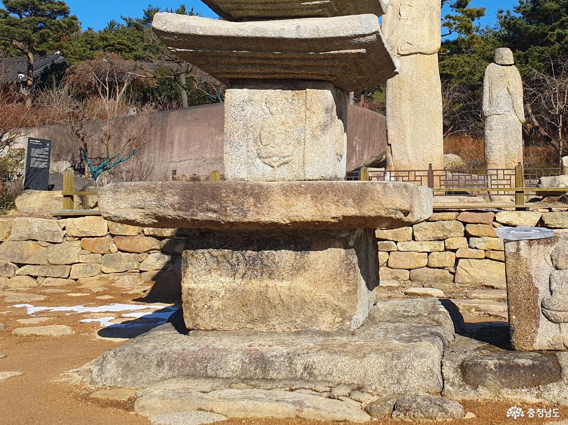 석탑 기단과 1층 탑신