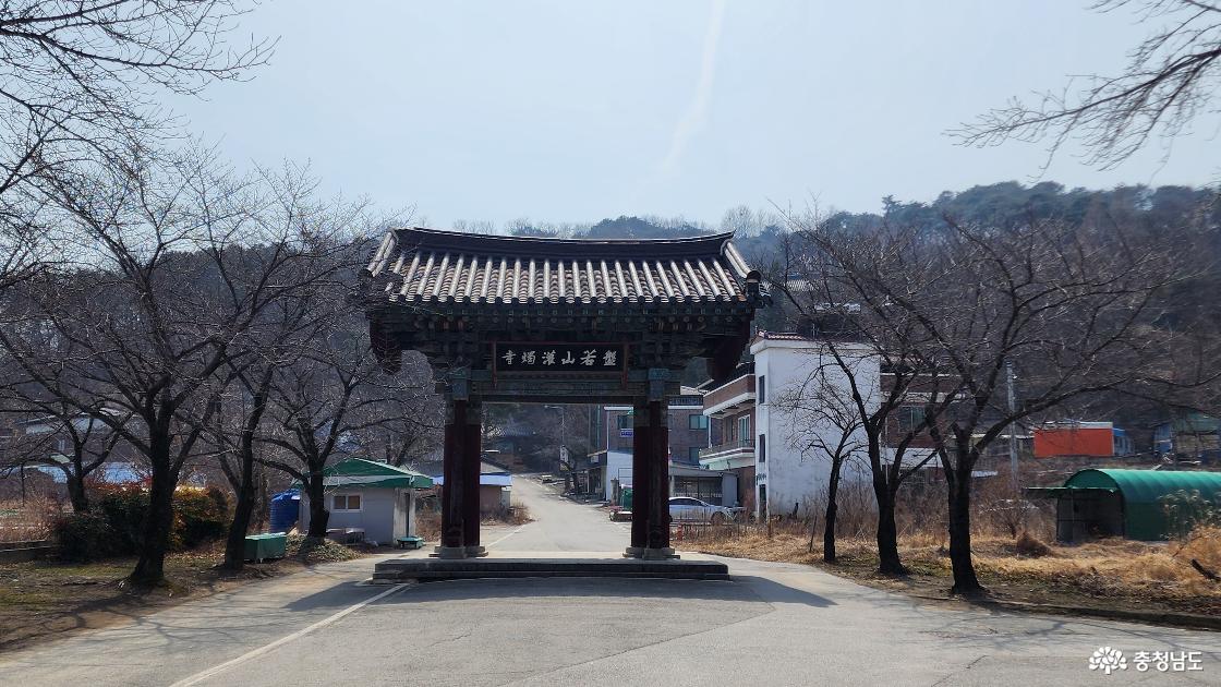 관촉사로 가는 길