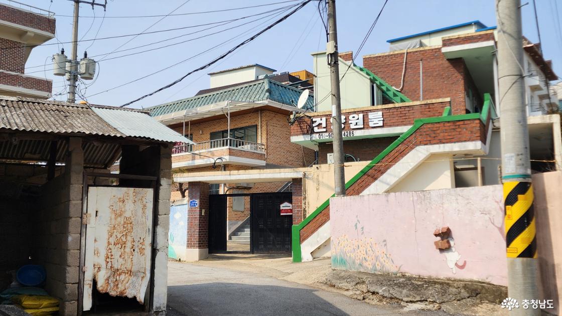 와야리벽화마을 골목