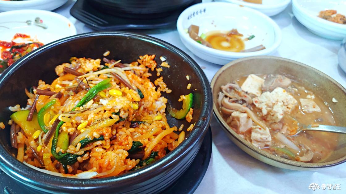 뚝배기 비빔밥과 청국장